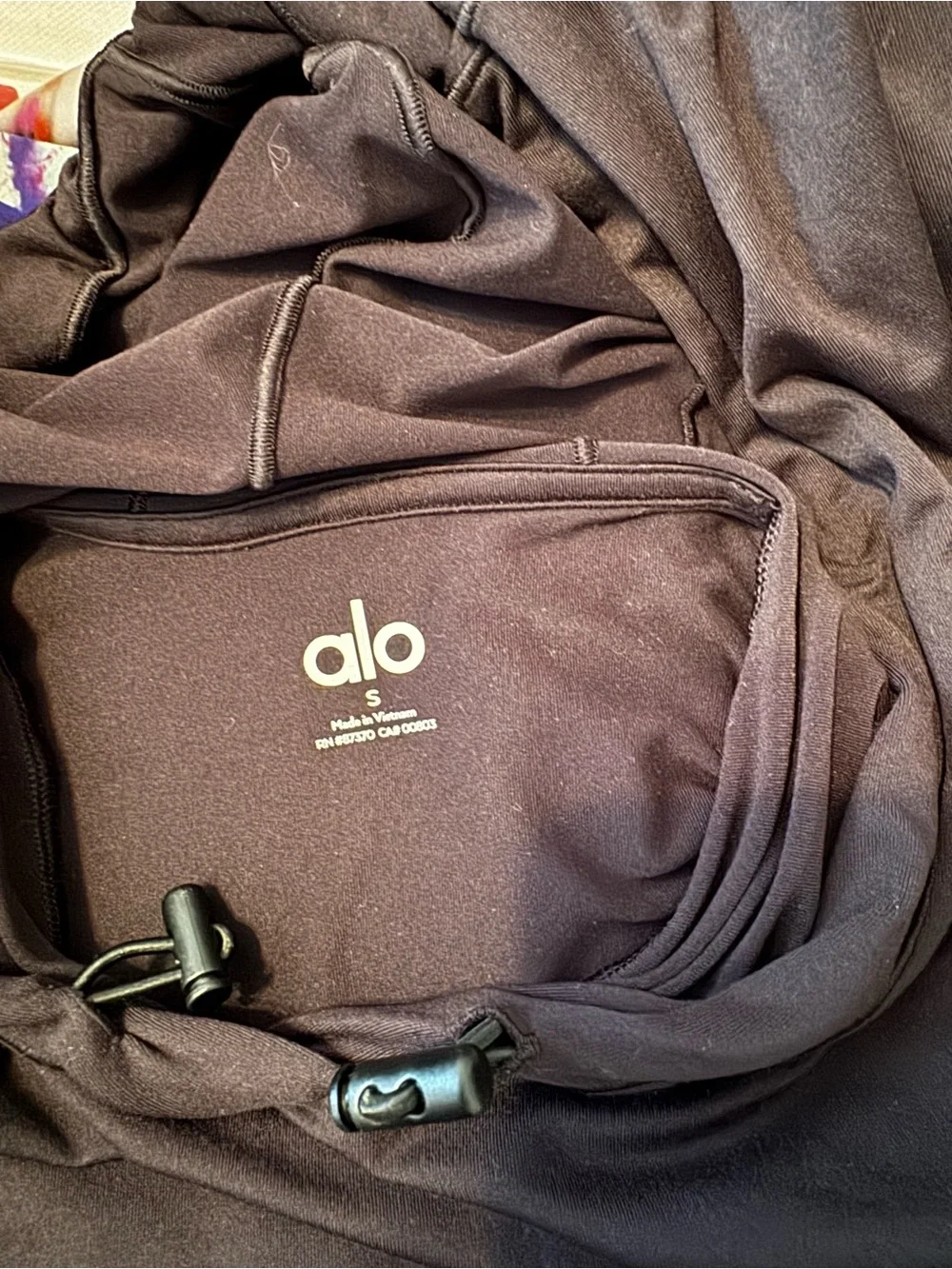 ALO Yoga Black Long-Sleeve Hooded Top